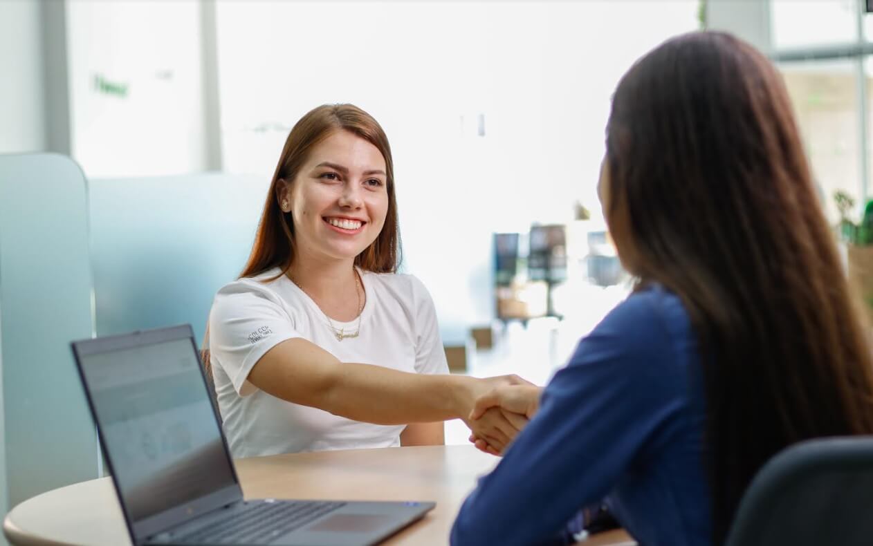 Capa Sicredi Conexão oferece crédito com taxas especiais às mulheres