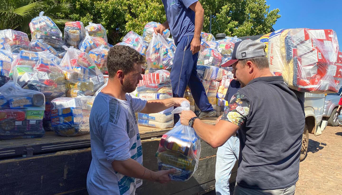Capa Cestas básicas são distribuídas a agricultores de Seberi