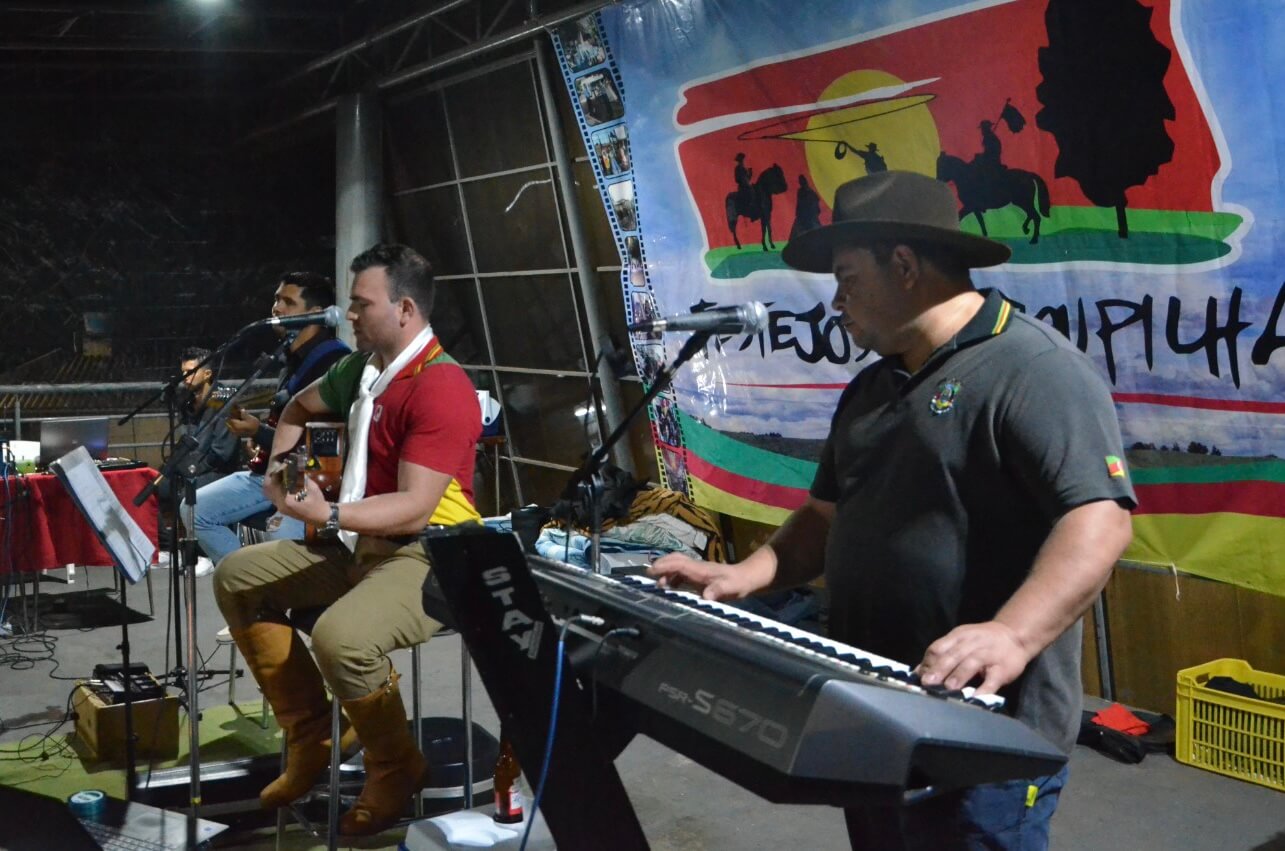 Capa Fandango com Leo Lima e Banda anima público da Semana Farroupilha 2023 em Caiçara