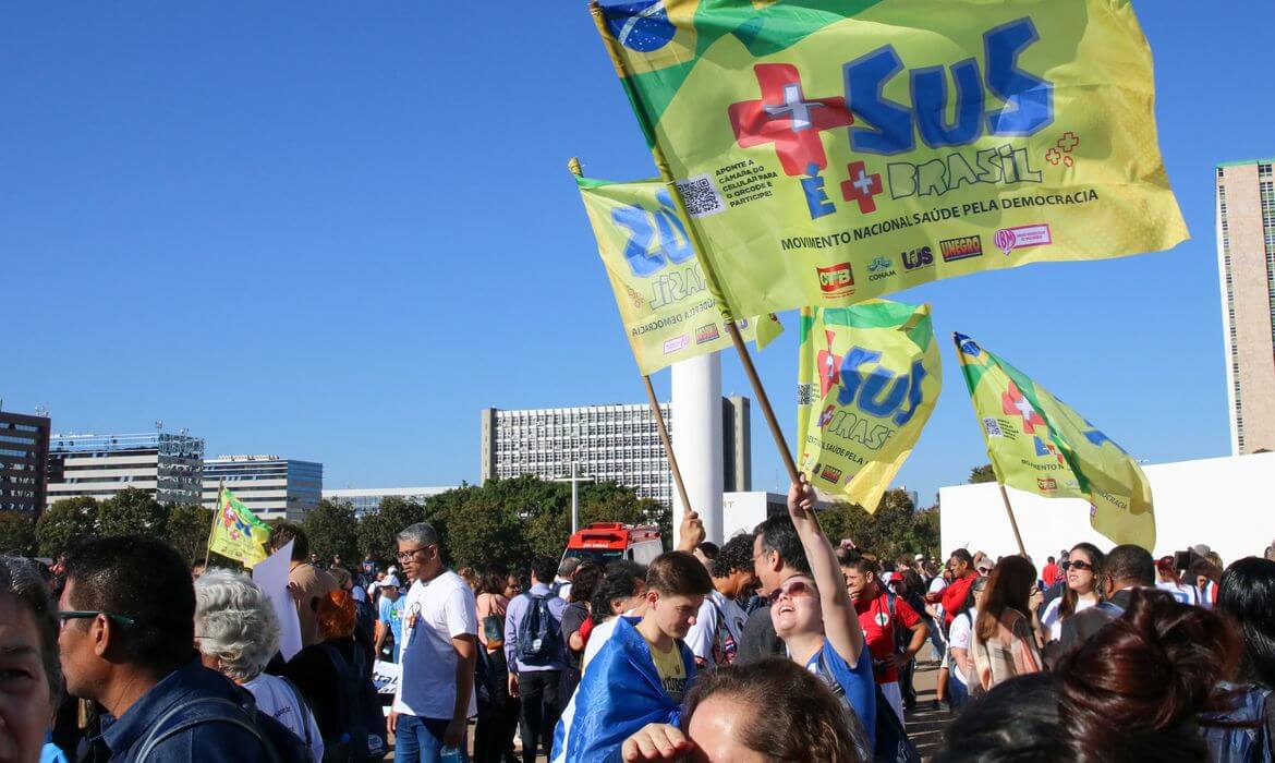 Capa Ato em Brasília faz defesa do SUS, da vida e da democracia