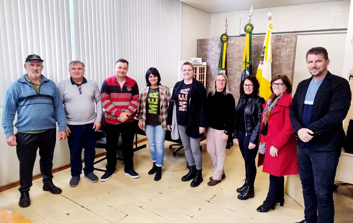 Capa Prefeitura de Três Passos recebe representantes do Memorial da Evolução Agrícola de Horizontina