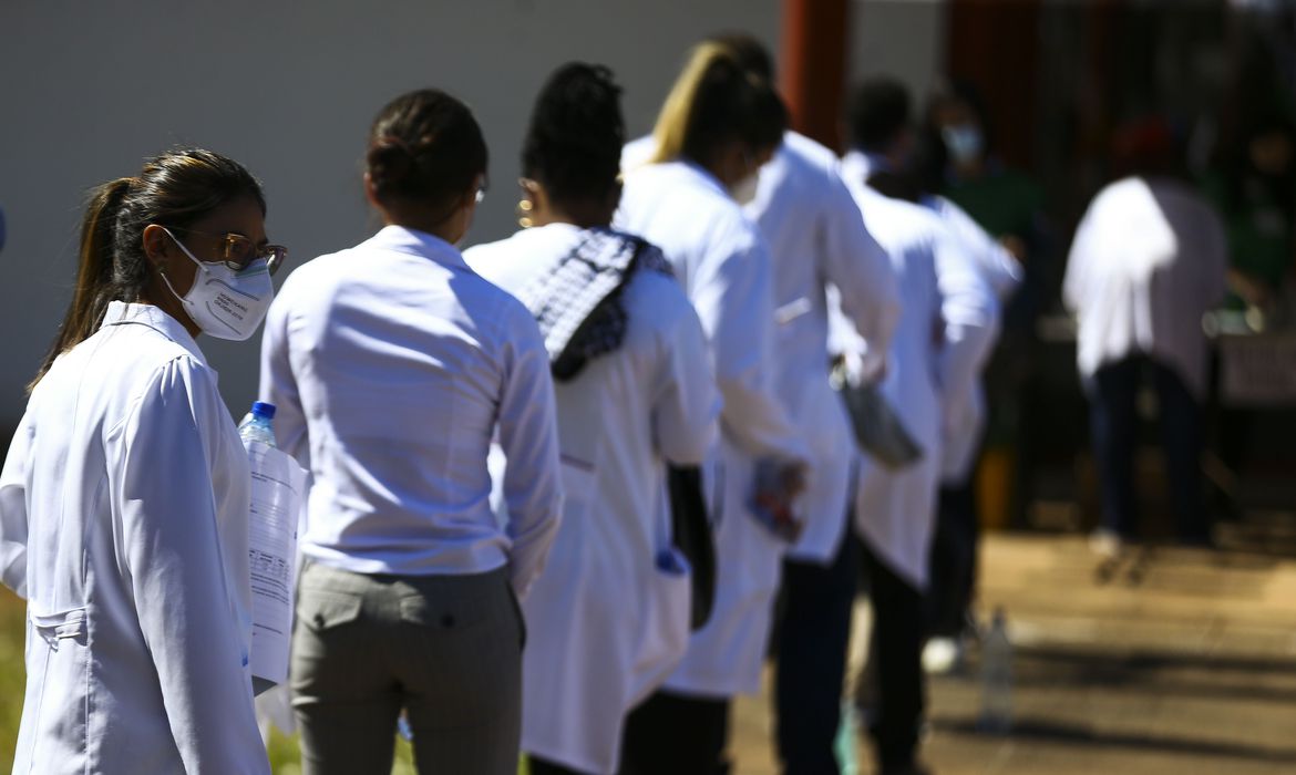 Capa Saúde amplia para seis mil número de vagas do Mais Médicos