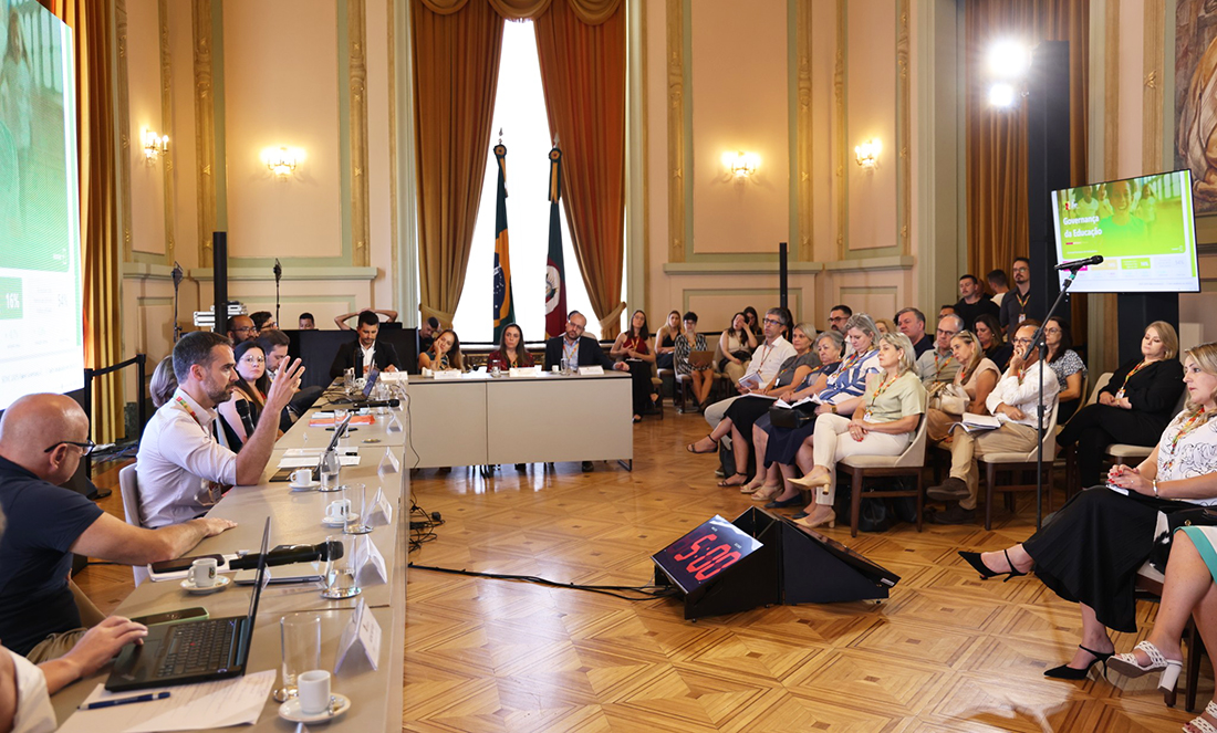 Capa Coordenador da 20ª CRE participa da primeira reunião do Ciclo de Governança da Educação