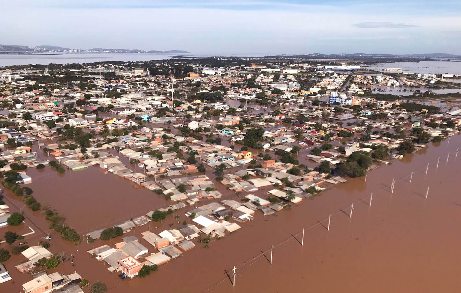 Capa Chega a 100 o número de mortes pelas chuvas no Rio Grande do Sul