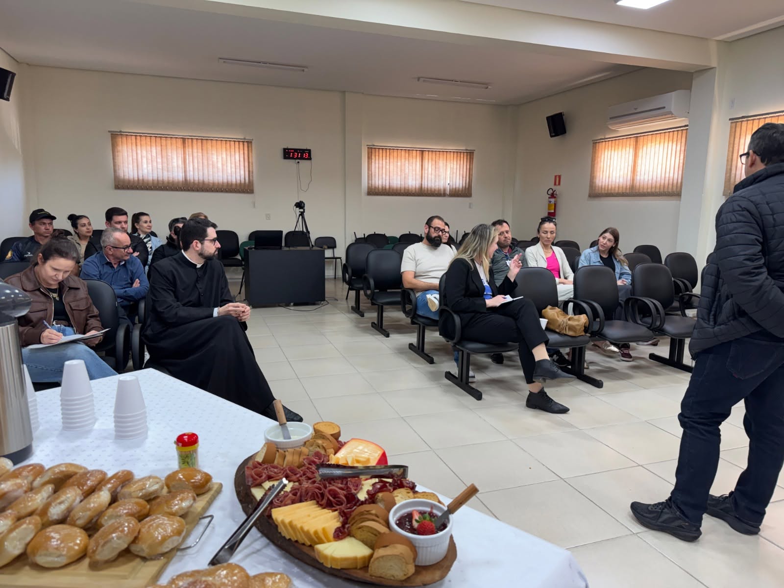 Capa Encontro “Caminhos que Conectam” reúne representantes para discutir o turismo em Pinhal