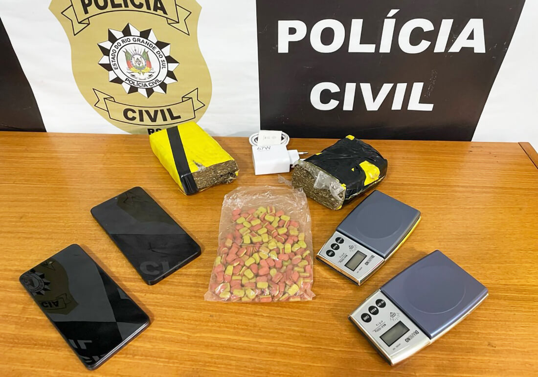 Capa Polícia Civil frustra arremesso de drogas ao Presídio de Três Passos e prende dois traficantes