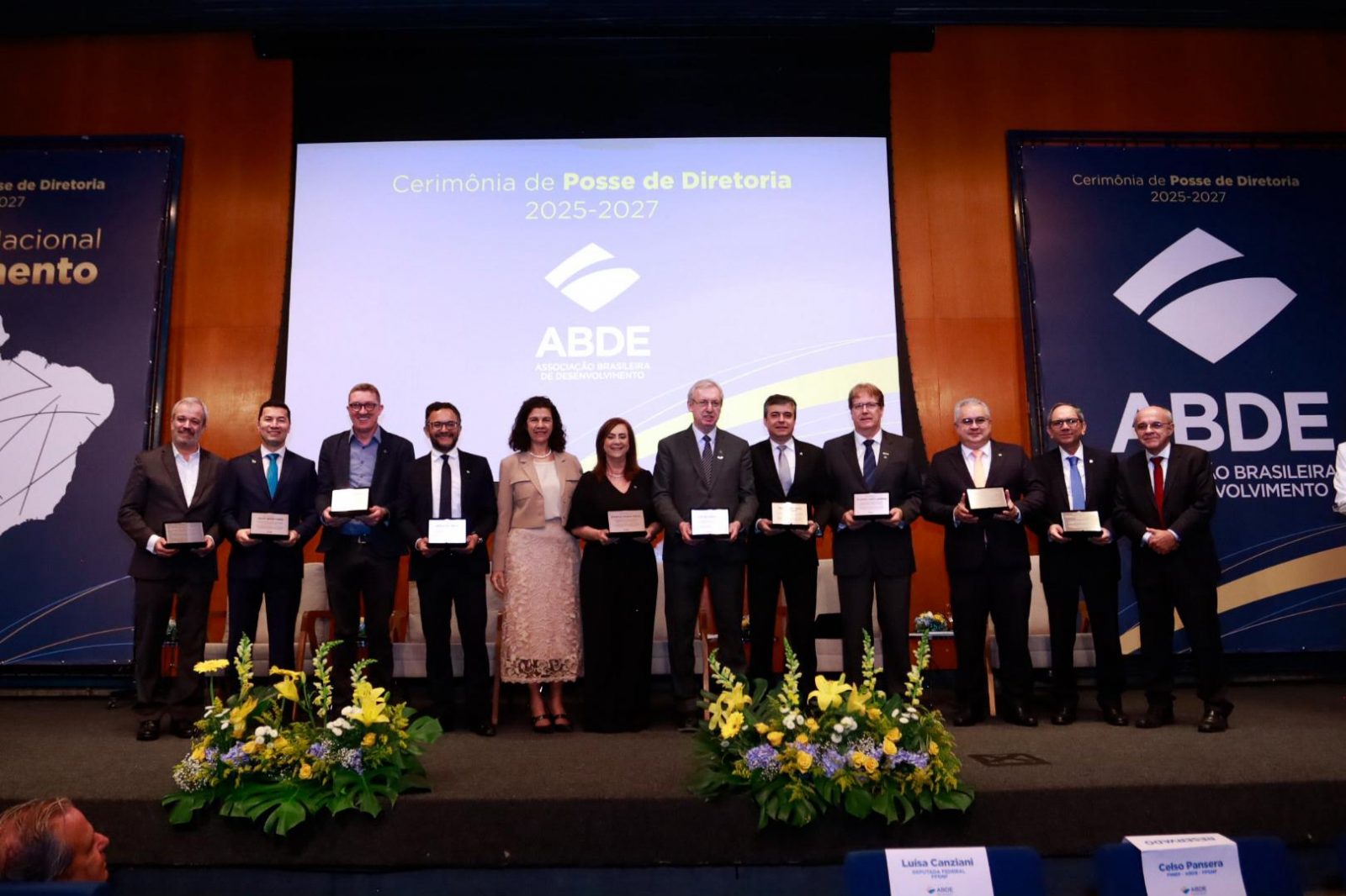 Capa Cresol mantém representatividade nas diretorias da ABDE e Confebras