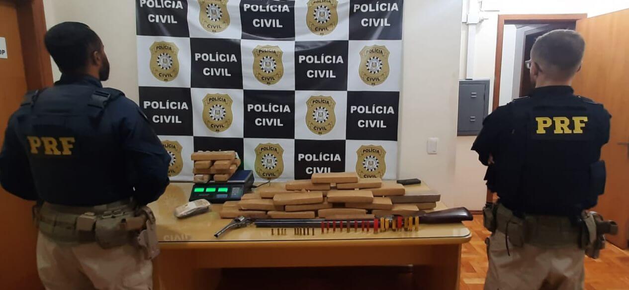 Capa Forças policiais prendem 4 indivíduos e apreende maconha em depósito em Novo Barreiro