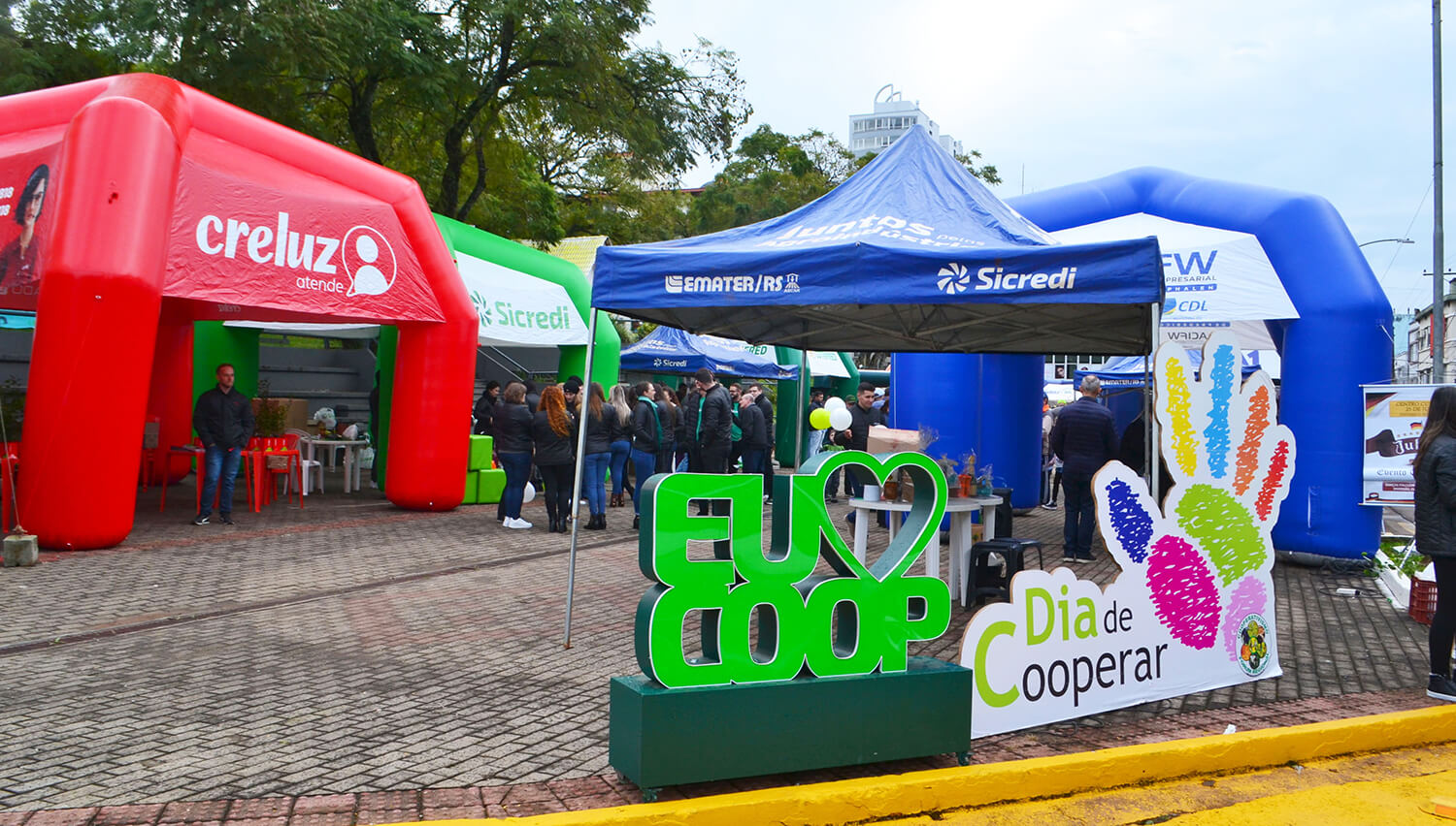 Capa Dia Internacional do Cooperativismo foi celebrado com Feira Regional em Frederico Westphalen
