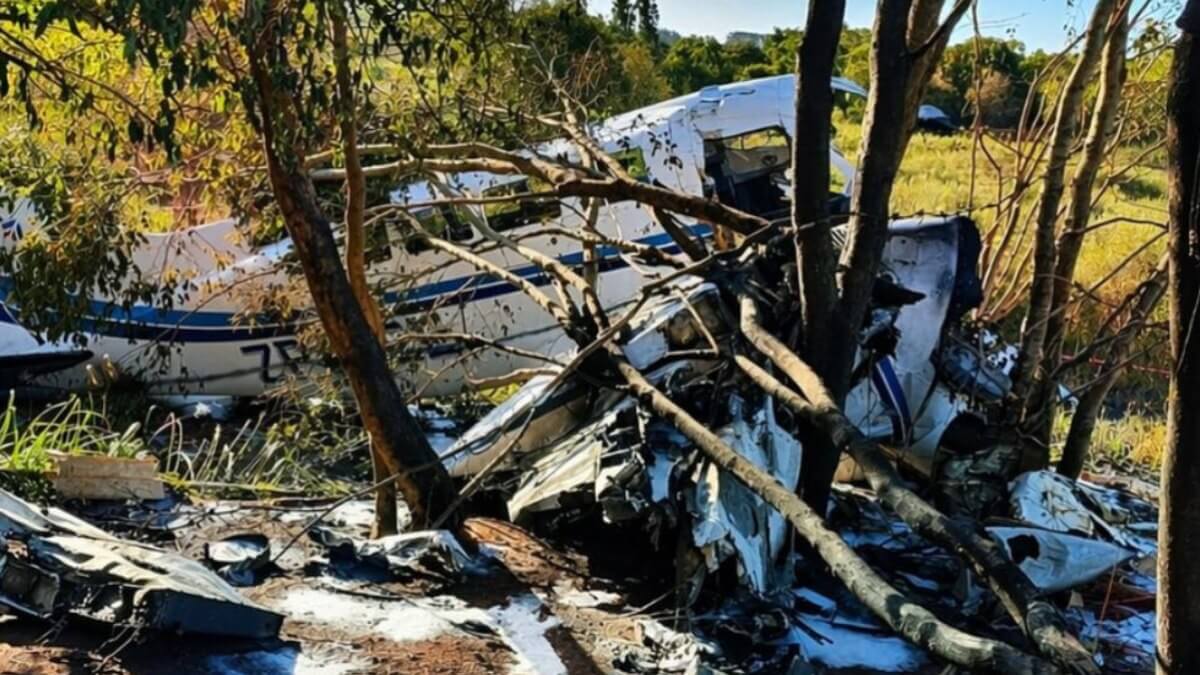 Capa Queda de avião de carga no Paraguai resulta em saque milionário por moradores