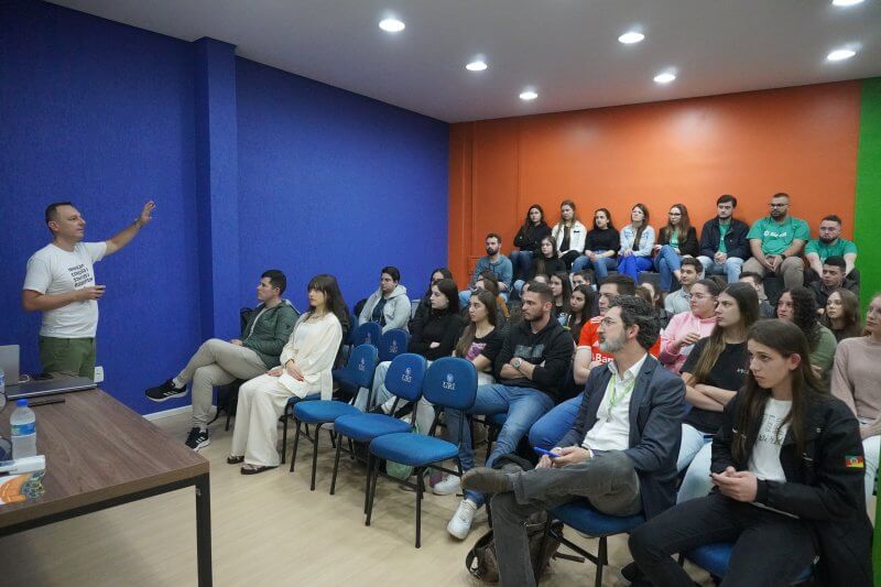 Capa Workshop proporciona conhecimento e ideias sobre startups