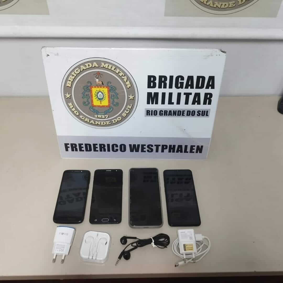 Capa 37°BPM realiza apreensão de celulares próximo ao Presídio de FW