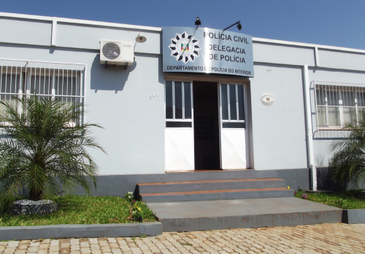 Capa Casal é preso acusado de matar o próprio filho de dois meses em Crissiumal