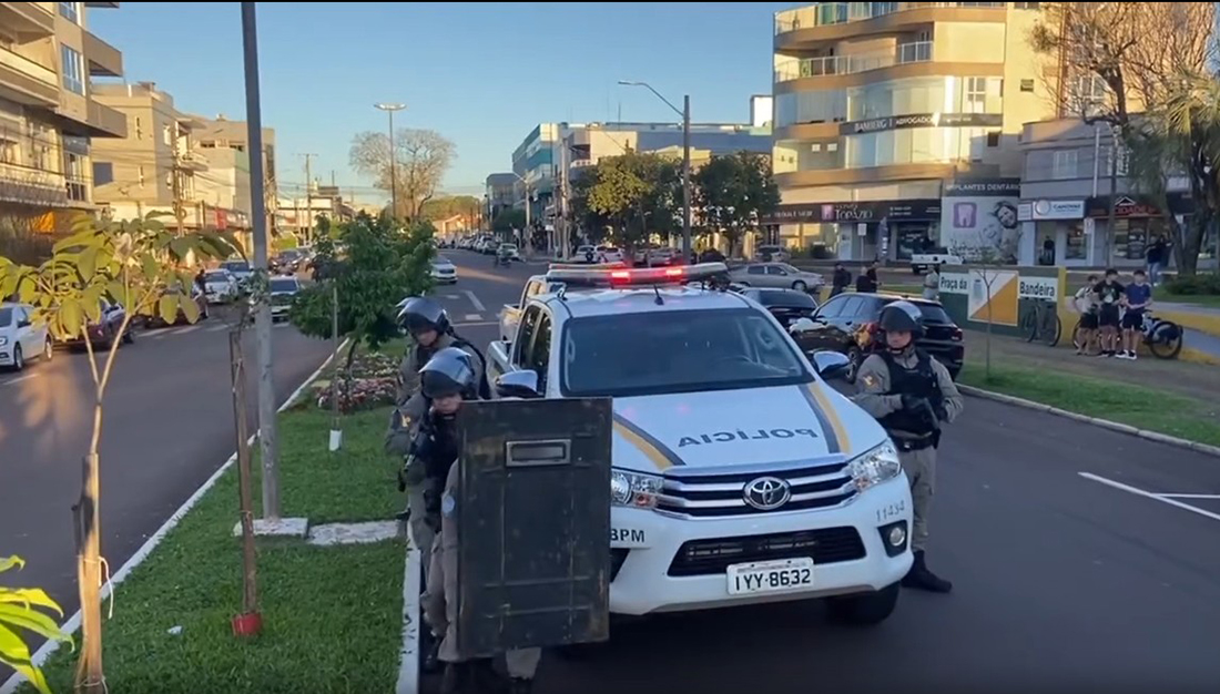 Capa Brigada Militar de Três Passos realiza simulação de assalto para aprimorar segurança