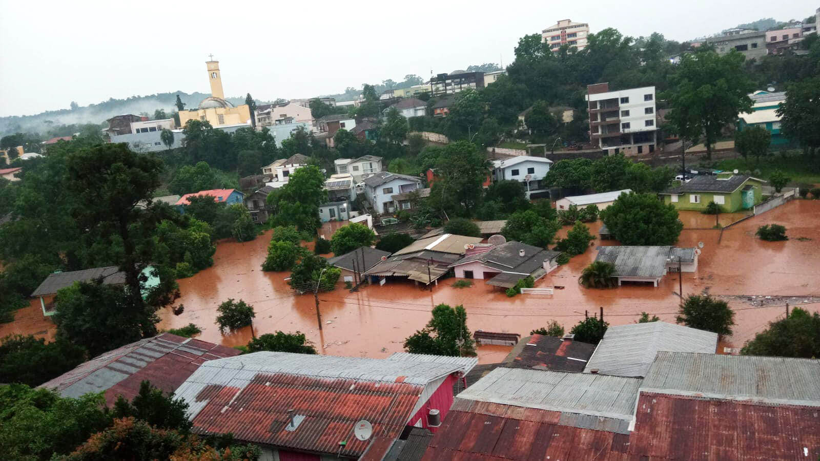Capa Fortes chuvas voltam a causar alagamentos em Iraí