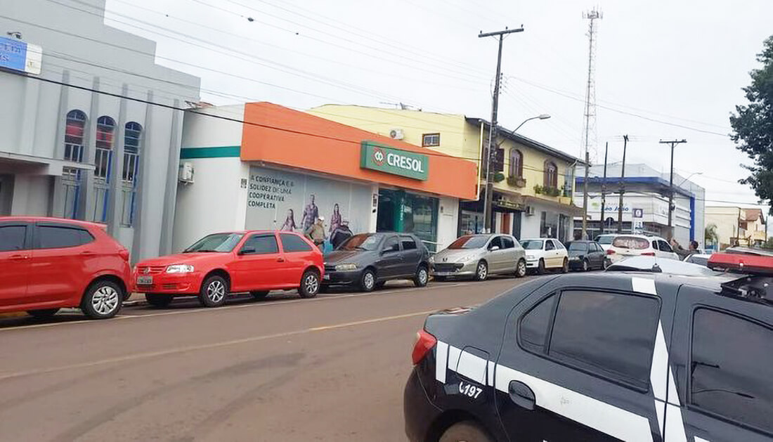 Capa Cooperativa de crédito é assaltada em Chapada
