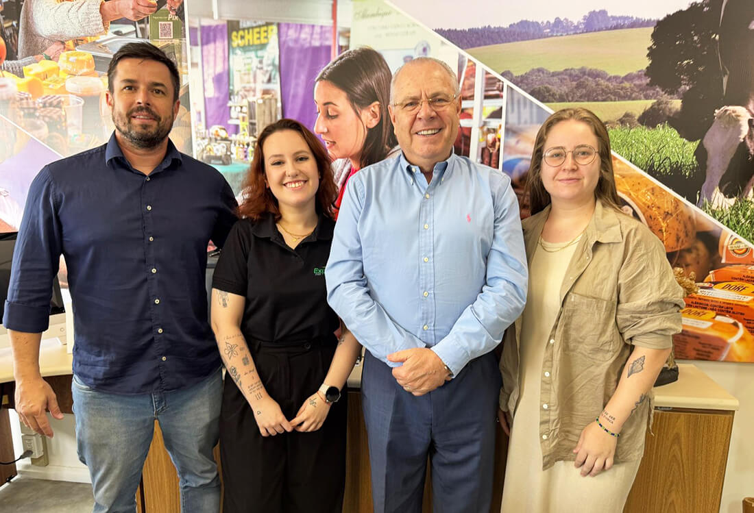 Capa Comissão Central da Expofred visita Secretário de Desenvolvimento Rural do RS, Vilson Covatti