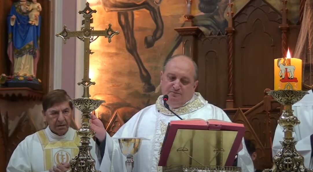 Capa Novena em honra a Santo Antônio chega ao sexto dia