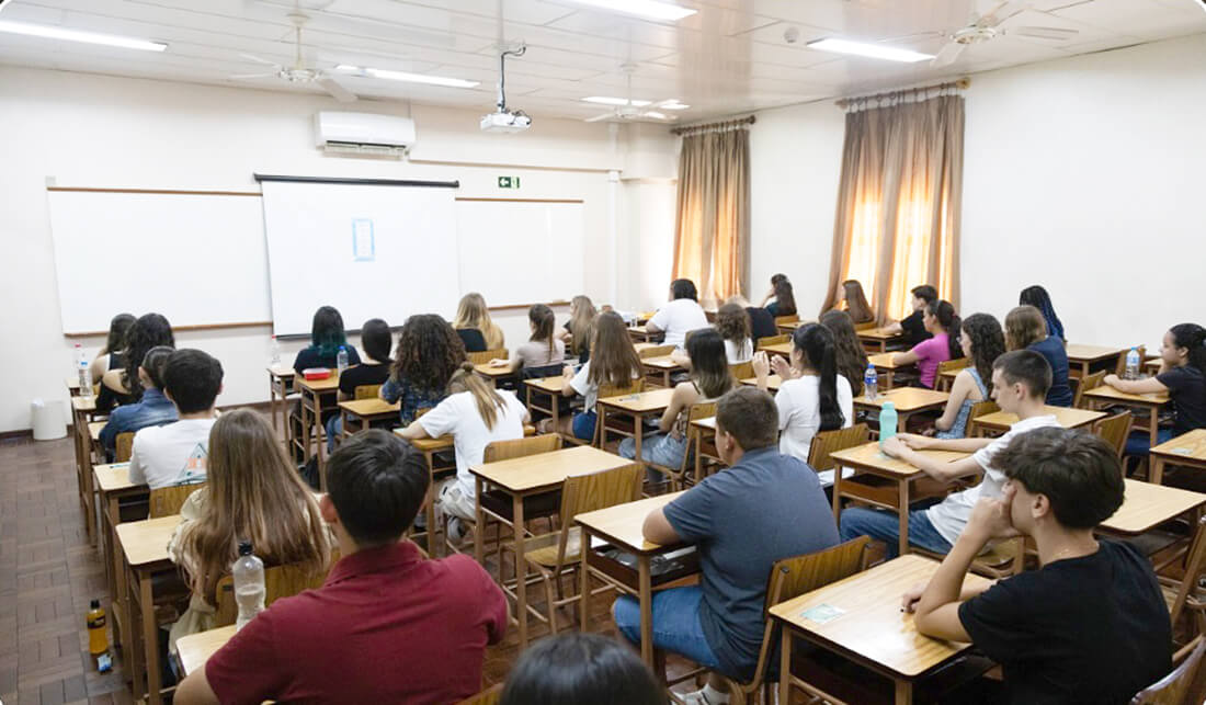 Capa Estudantes prestam Vestibular e PSS 2025 da UFSM