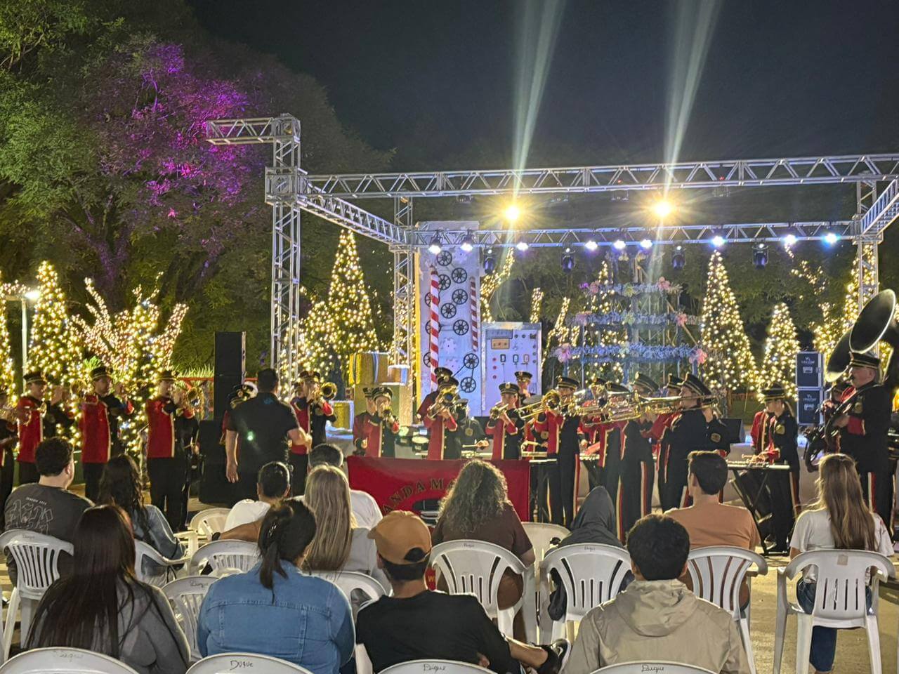 Capa Programação musical movimenta o Frederico em Luz
