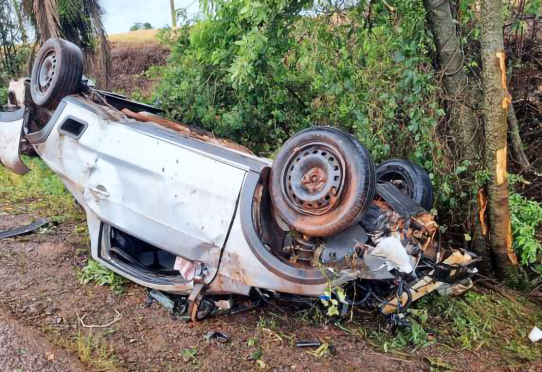 Capa Idosa fica ferida em capotamento na BR-472 em Três de Maio