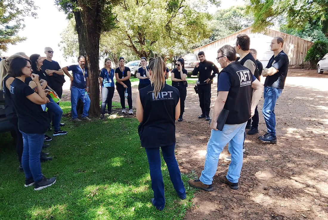 Capa Operação fiscaliza denúncias de trabalho escravo em Tenente Portela, Palmitinho e Três Passos