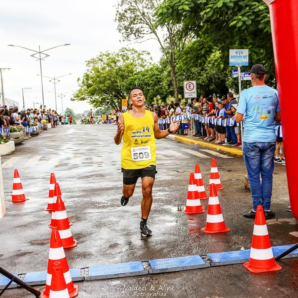Capa Palmitinhense é destaque em competições de atletismo