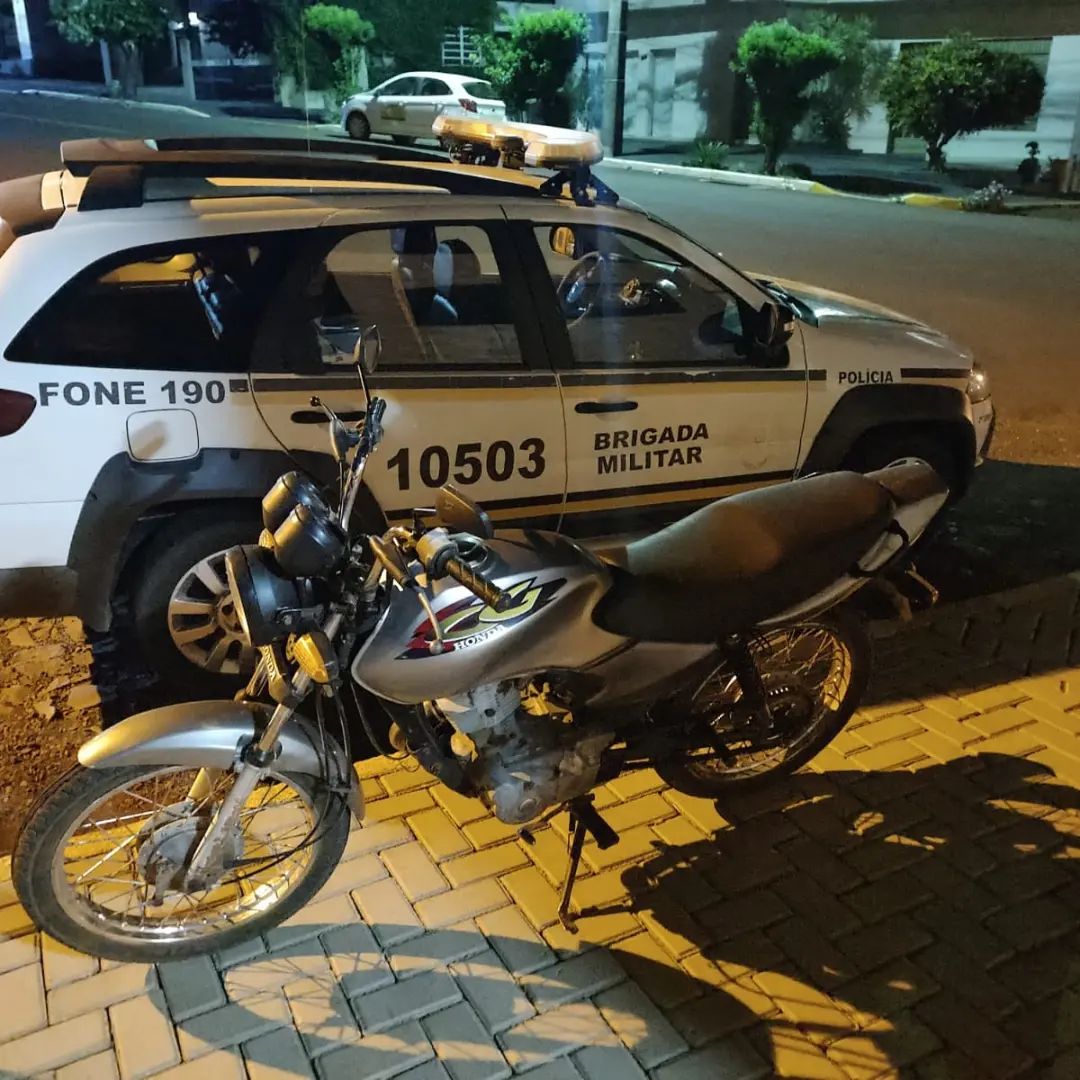 Capa BM recupera motocicleta roubado em Tiradentes do Sul