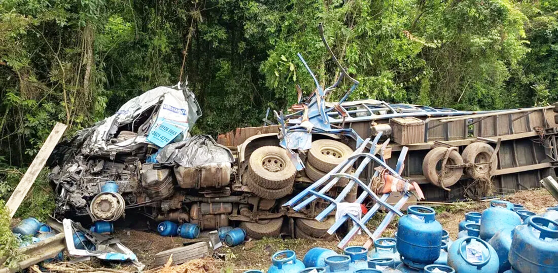 Capa Morador de São Miguel do Oeste morre em acidente com quatro carretas no Paraná