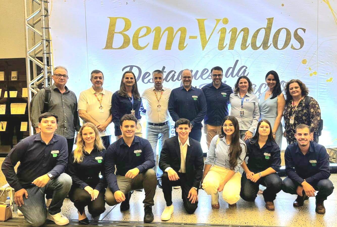 Capa 20ª CRE recebe homenagens no evento Destaques da Educação de 2025