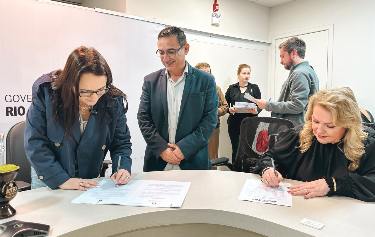 Capa Governo do Estado e CIMAU assinam parceria para ampliar oferta de exames e consultas no RS