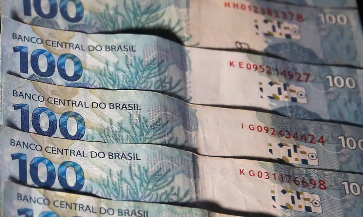 Capa Rendimento médio dos brasileiros chega a R$ 3.270