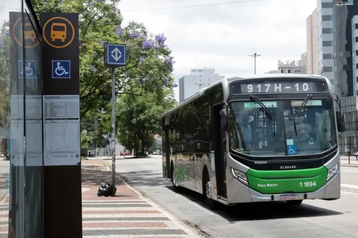 Capa Coligação de Lula pede ao TSE prorrogação da votação até as 19h por falhas no transporte público