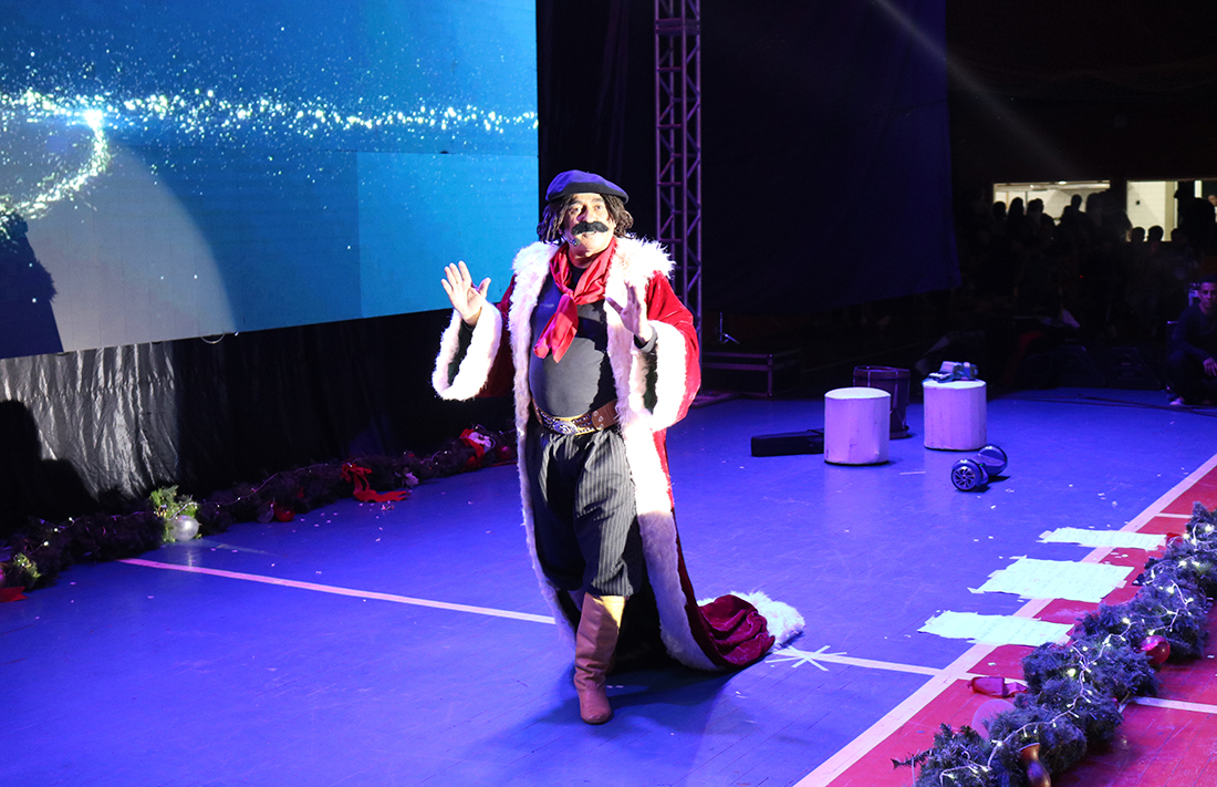 Capa Pinhal promoveu espetáculo natalino com apresentação do Coral 25 de julho e show com o Guri de Uruguaiana