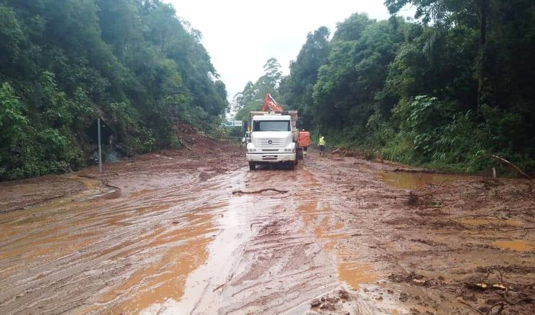 Capa Estado tem rodovias bloqueadas após semana de chuvas