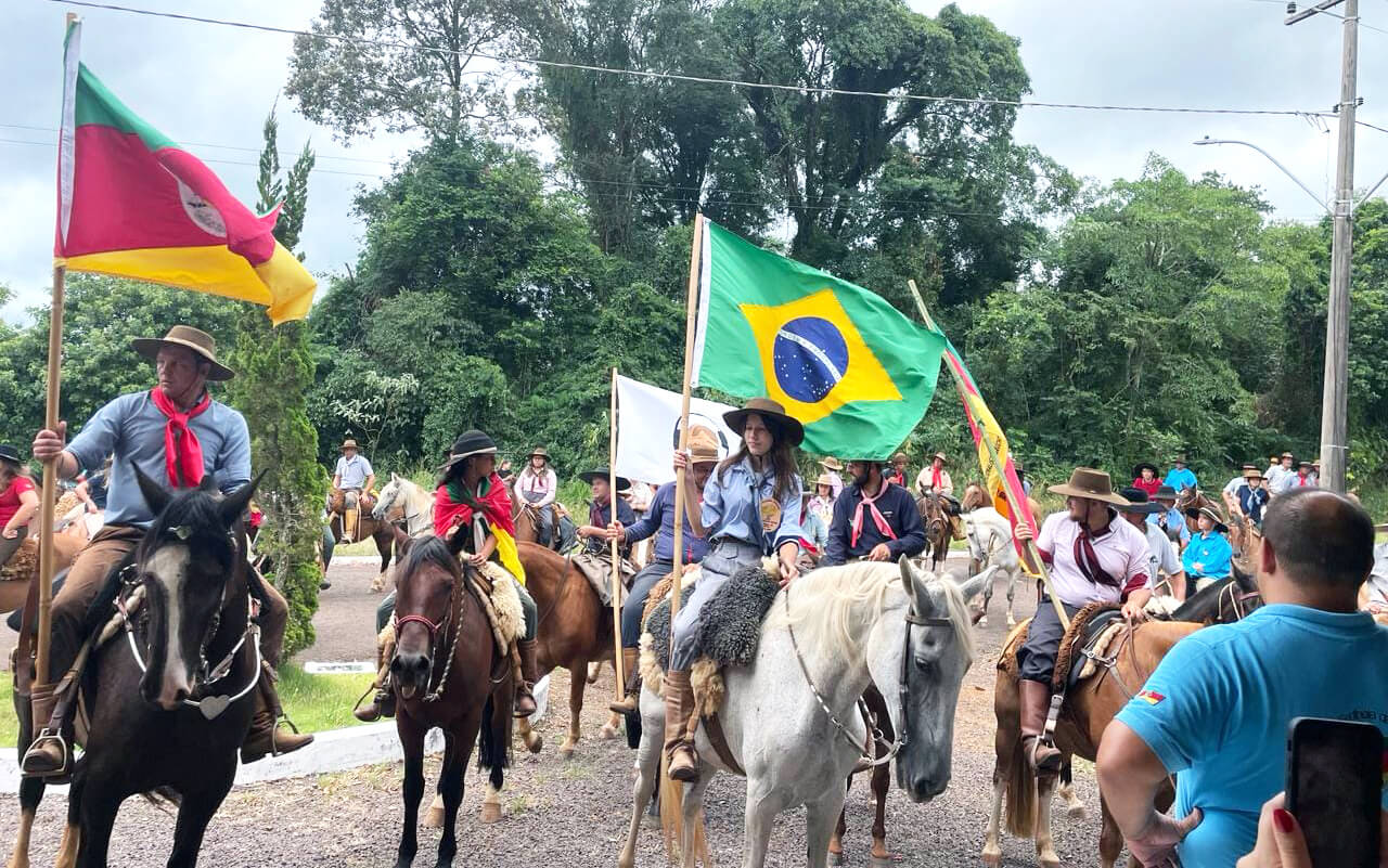 Capa Caiçara recebe a Cavalgada da Paz da 28° Região Tradicionalista