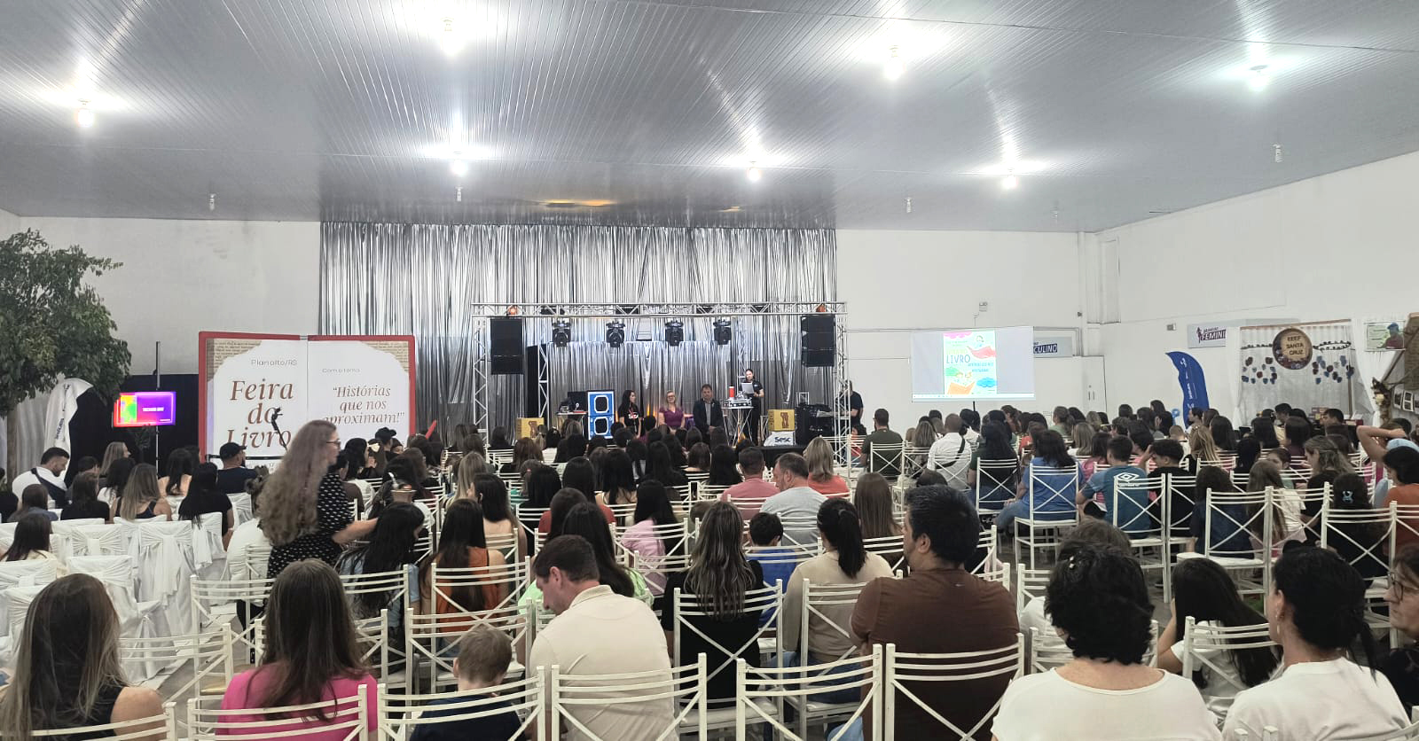 Capa Feira do Livro de Planalto celebrou a leitura e a cultura com três dias de programação diversa