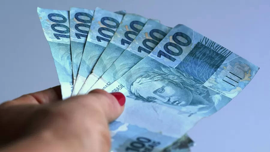 Capa Governo federal tenta resolver impasse em torno do reajuste do salário mínimo