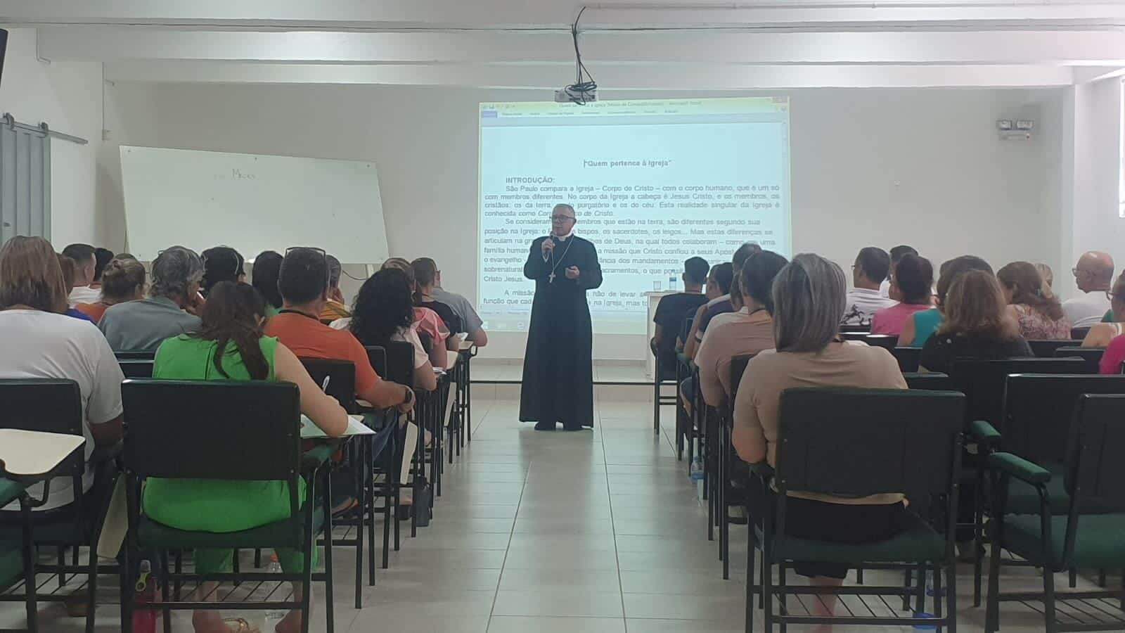 Capa Curso de Formação para novos Ministros Extraordinários da Comunhão Eucarística