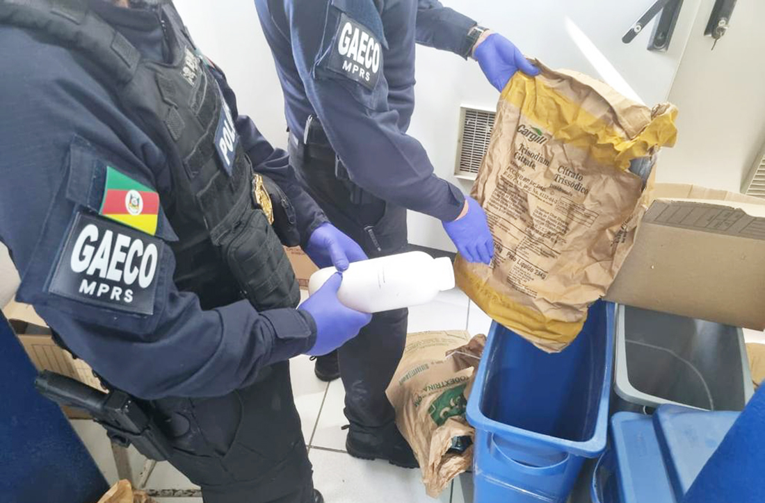 Capa 15 pessoas são denunciadas por fraude em leite no Rio Grande do Sul