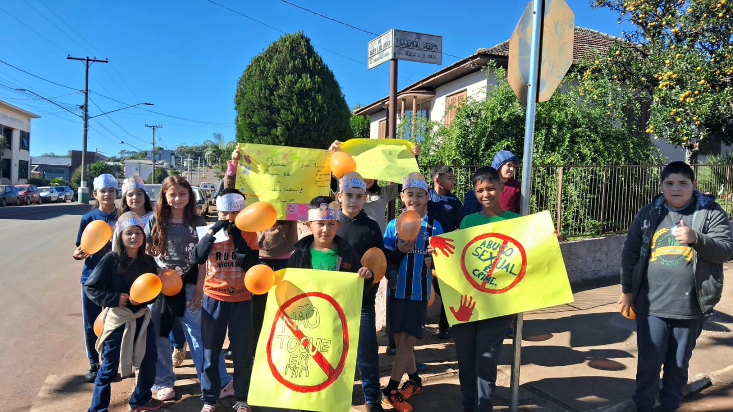 Capa Caminhada do Cras mobiliza comunidade de Gramado dos Loureiros contra abuso infantil