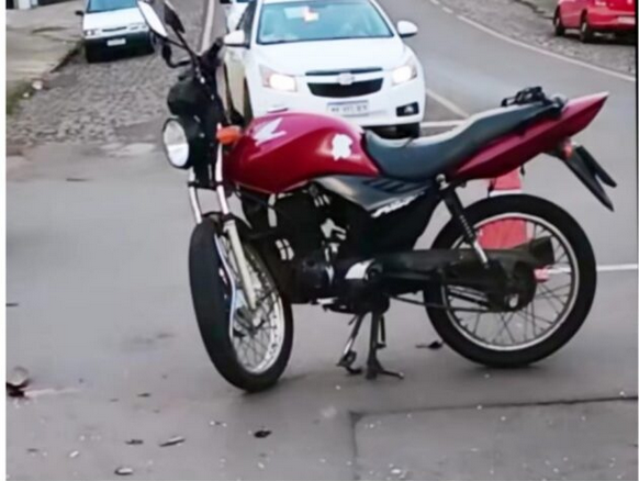 Capa Motociclista fica ferido em acidente na rotatória da Avenida Konrad Adenauer, em Panambi
