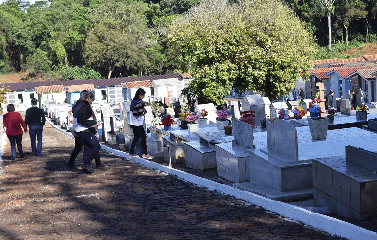 Capa Divulgados horários e locais das celebrações no Dia de Finados em Frederico Westphalen