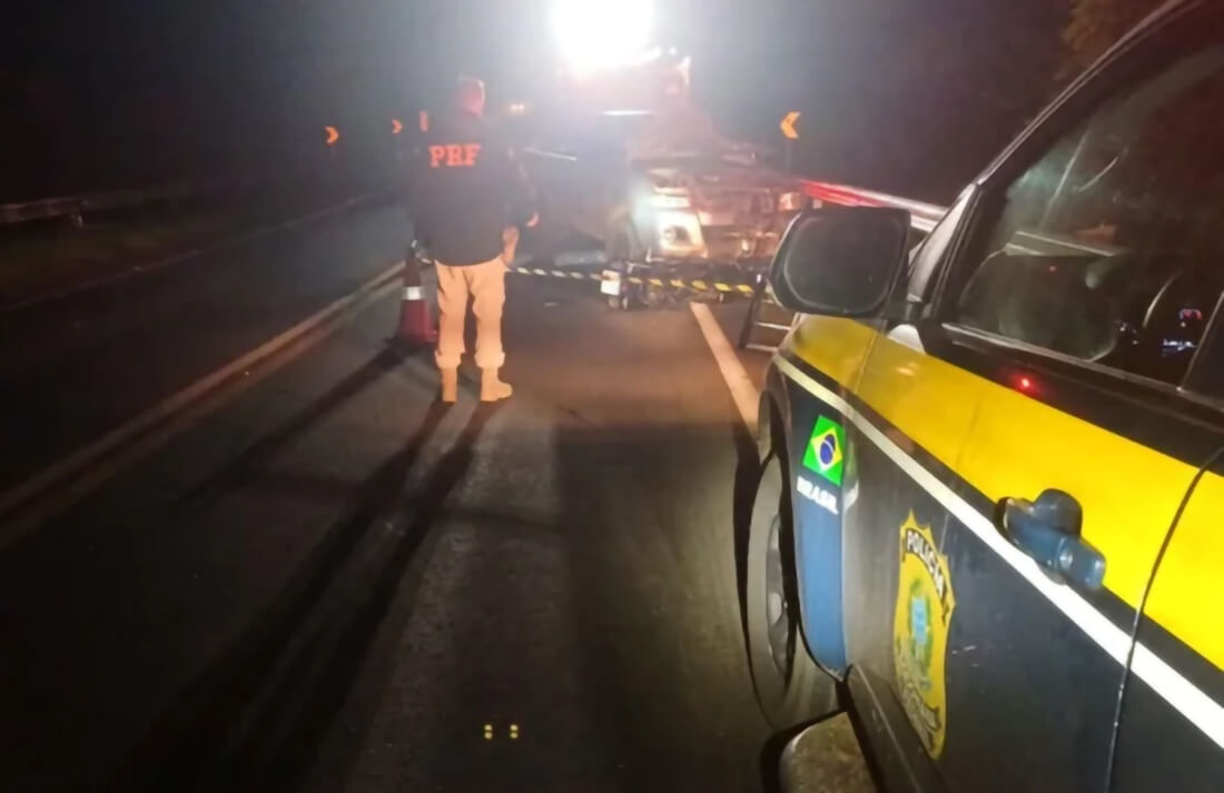 Capa Colisão frontal entre motocicleta e caminhonete deixa dois mortos na BR-285 em Vitória das Missões
