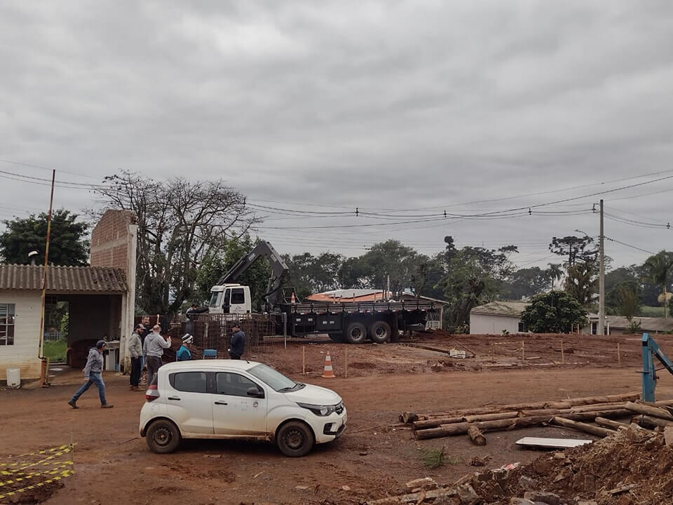 Capa Iniciada a construção do Pavilhão de Máquinas de Caiçara