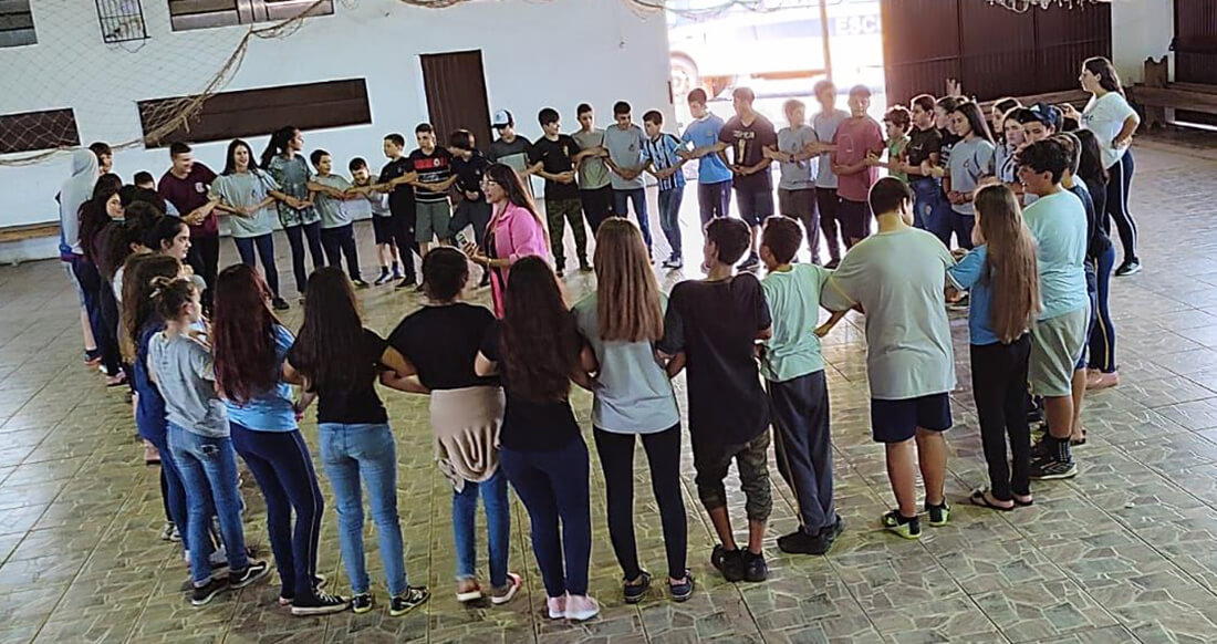 Capa Alunos participam de oficina de expressão corporal em Seberi