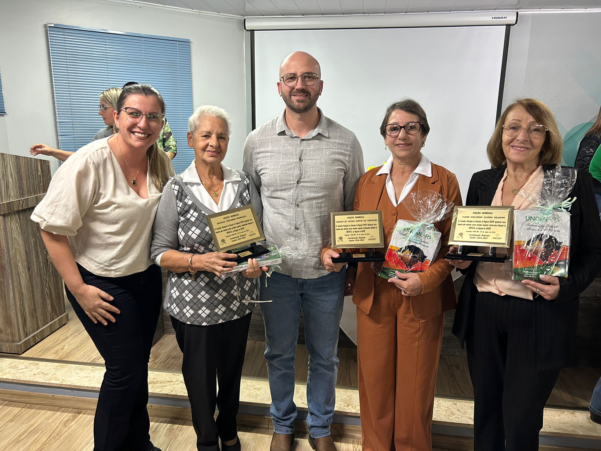 Capa Ex-coordenadoras da Regional UNCME-RS de Seberi são homenageadas