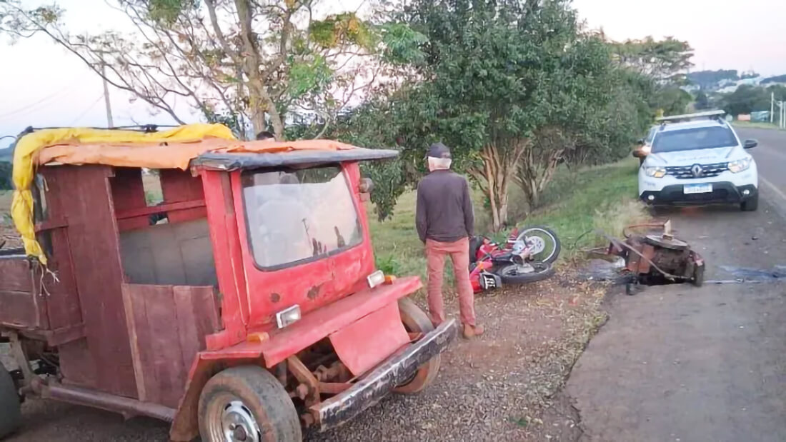 Capa Colisão entre motocicleta e carreta agrícola deixa uma pessoa ferida na BR-468