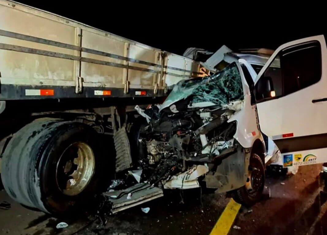 Capa Acidente com van transportando alunos de Iraí deixa vítima fatal e 15 feridos