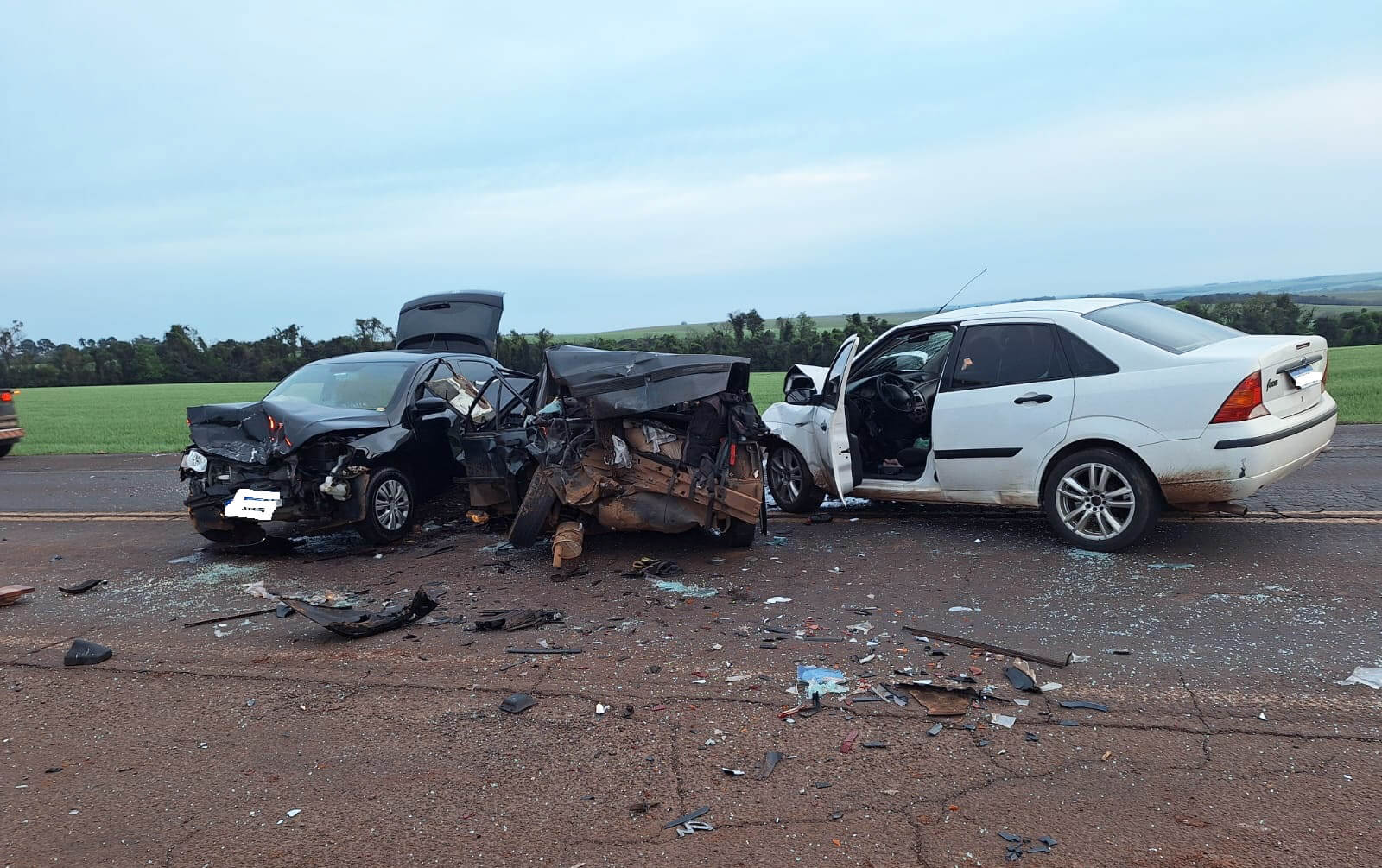 Capa Acidente envolvendo três veículos deixa feridos na BR-468, em Coronel Bicaco